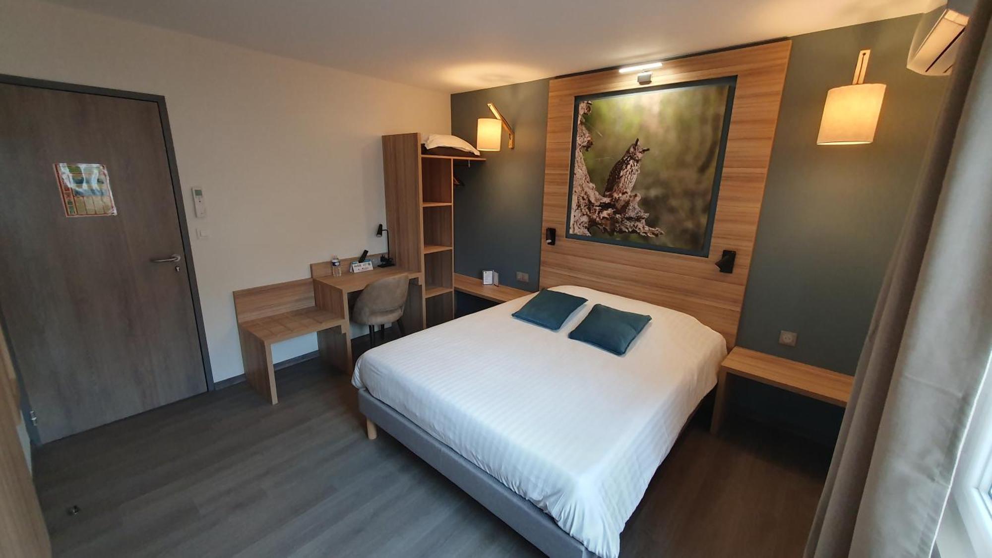 Hotel Logis - Les Pasteliers 2*